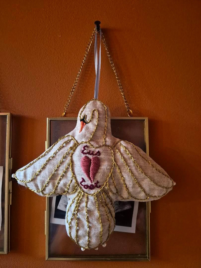 Melanie van Tienen Swan handgeborduurd zwaan ornament gepersonaliseerd kinderkamer