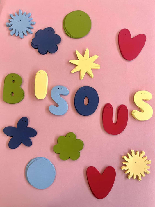 Bisous slinger, handgemaakte papieren slinger voor kinderkamer & speelhoek decoratie